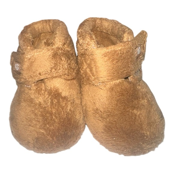 The UGG™ Kids Bixbee booties. - Picture 3 of 7